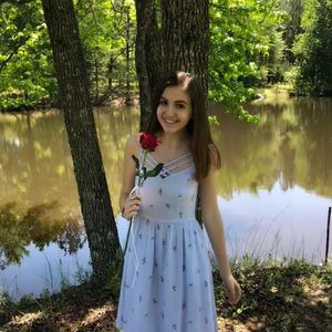 Meet your Posher, Hannah